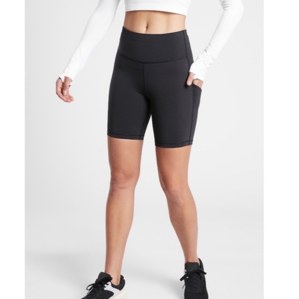 ATHLETA Ultimate Stash Pocket 7" Short Size XS black